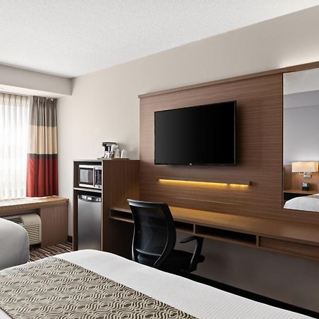 Microtel Inn&Suites by Wyndham Kirkland Lake Exterior foto