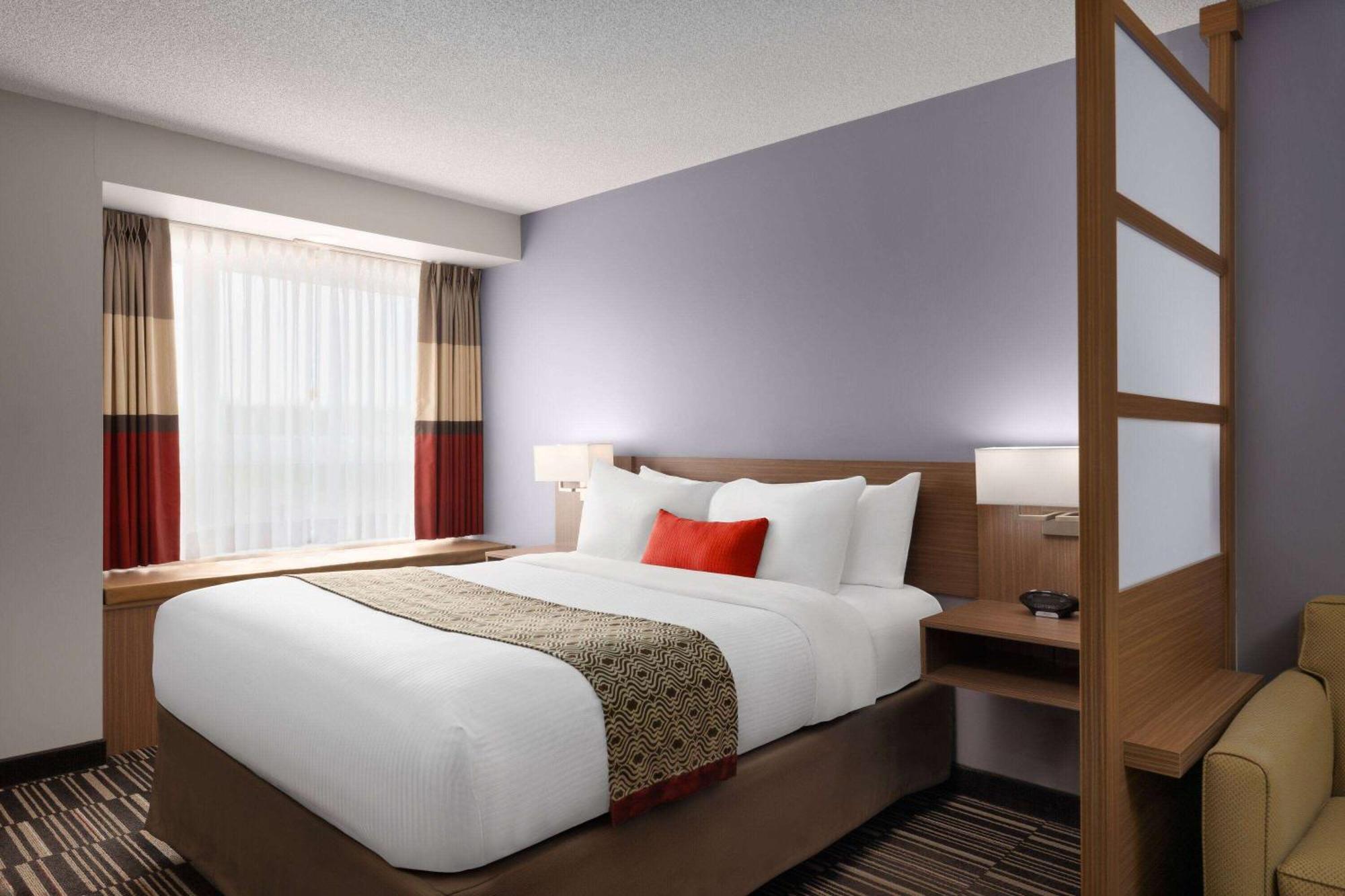 Microtel Inn&Suites by Wyndham Kirkland Lake Exterior foto