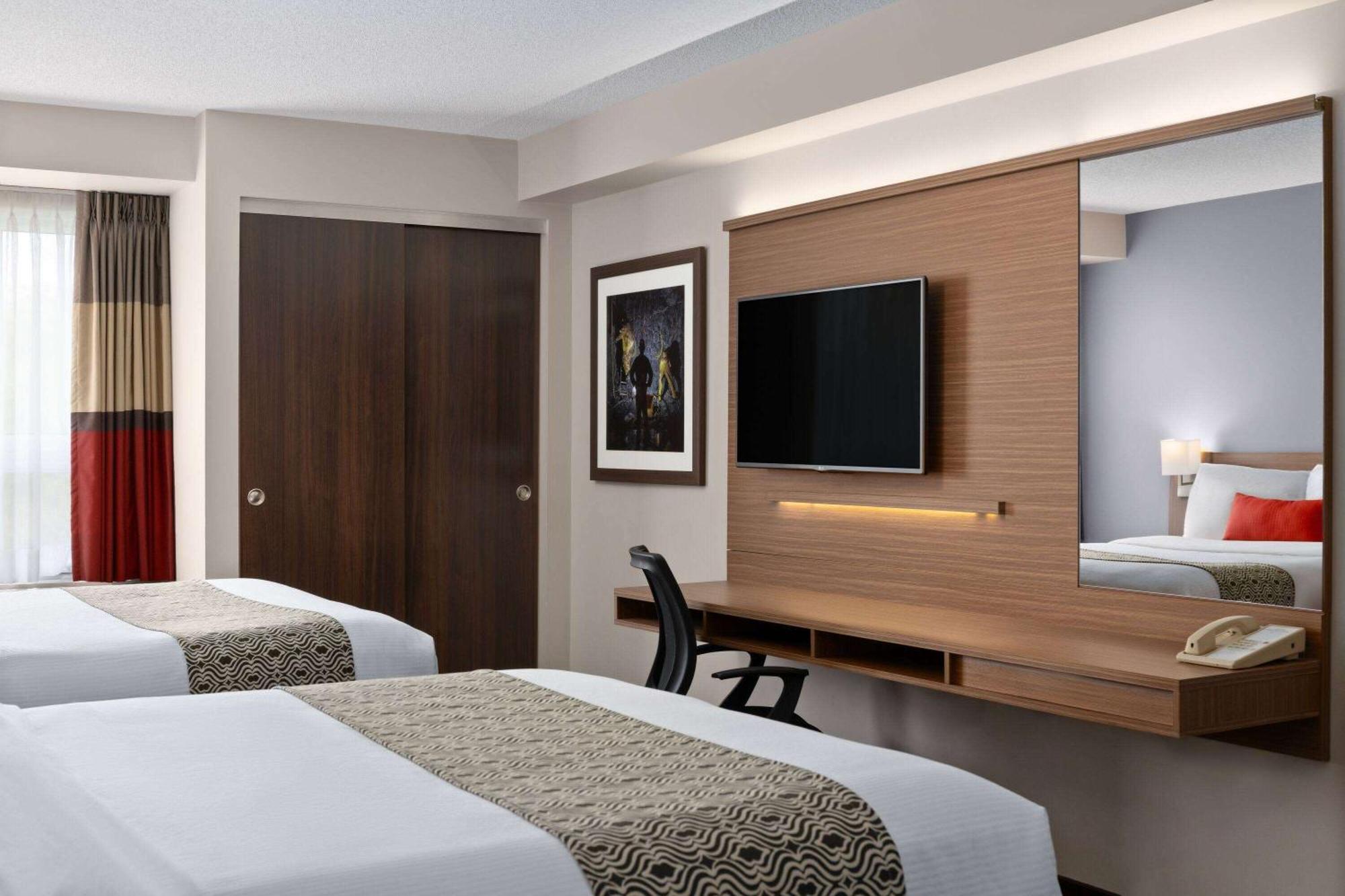 Microtel Inn&Suites by Wyndham Kirkland Lake Exterior foto