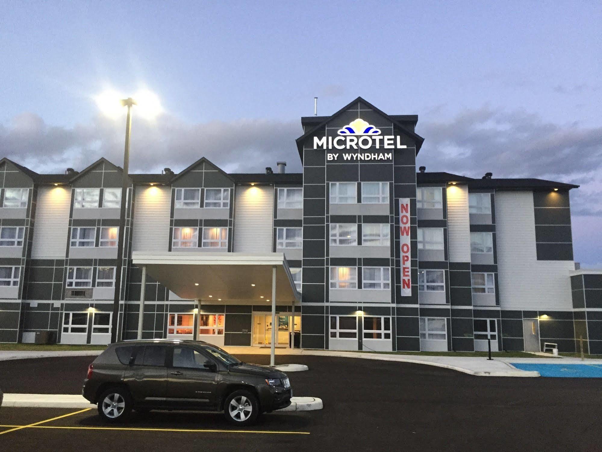 Microtel Inn&Suites by Wyndham Kirkland Lake Exterior foto