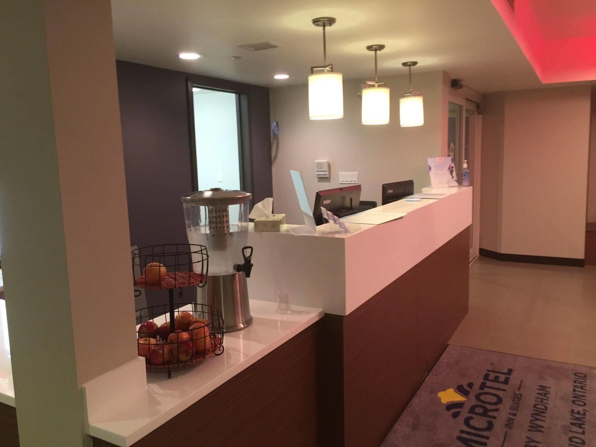 Microtel Inn&Suites by Wyndham Kirkland Lake Exterior foto