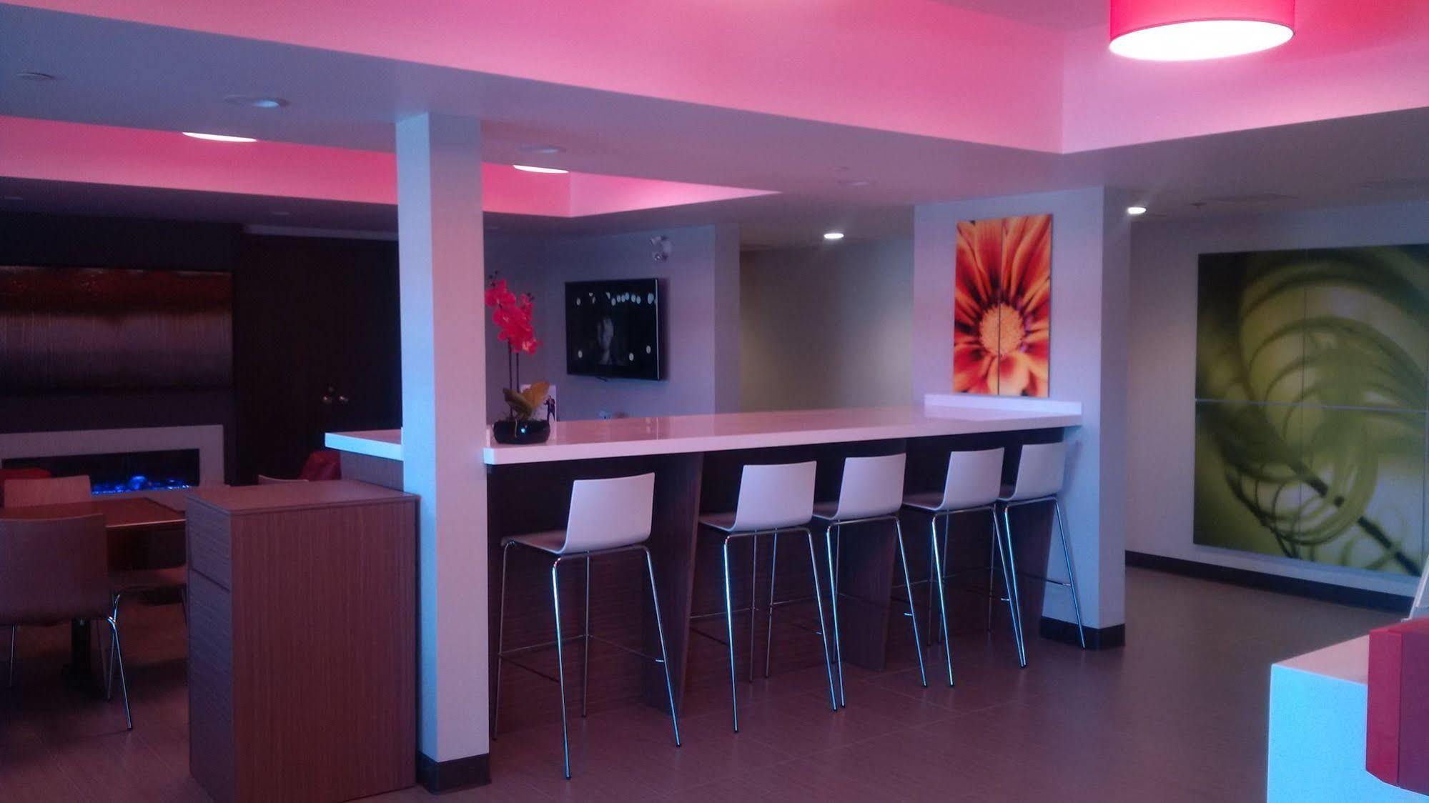 Microtel Inn&Suites by Wyndham Kirkland Lake Exterior foto